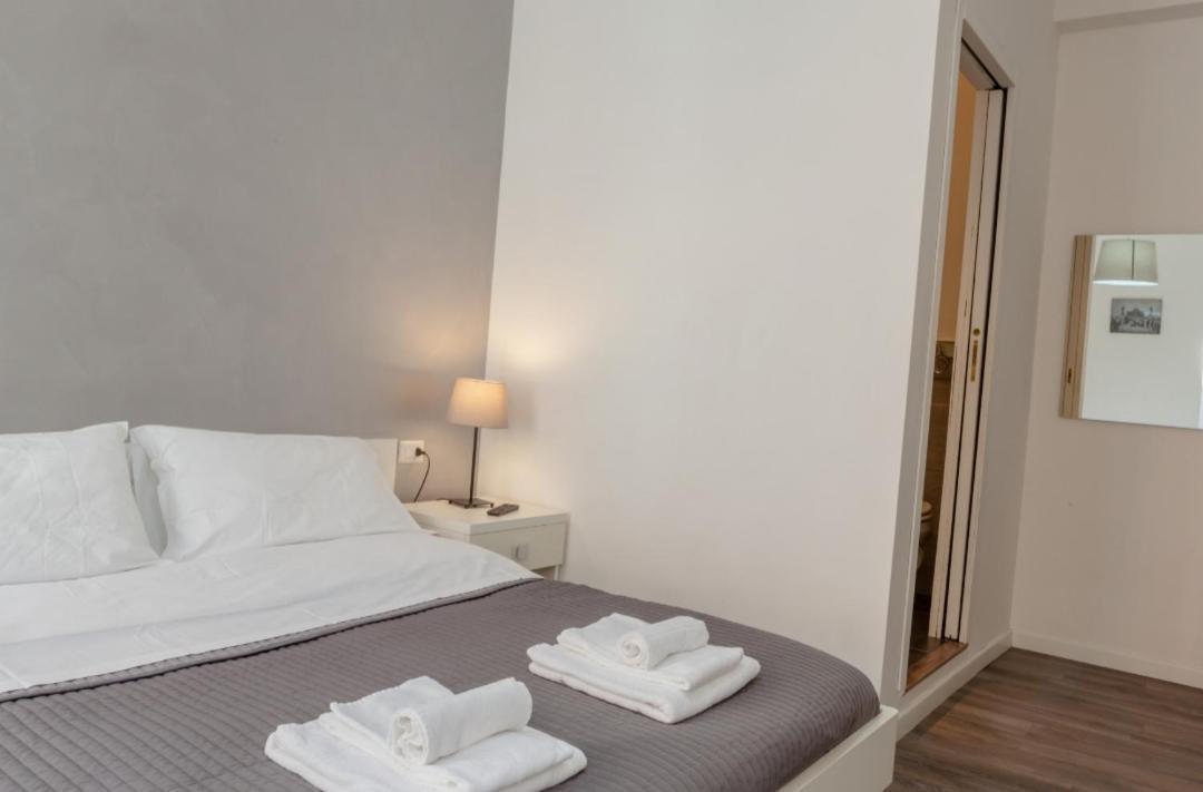 Infinity Castle Hotel Rome Exterior photo