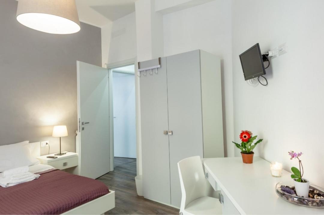 Infinity Castle Hotel Rome Exterior photo
